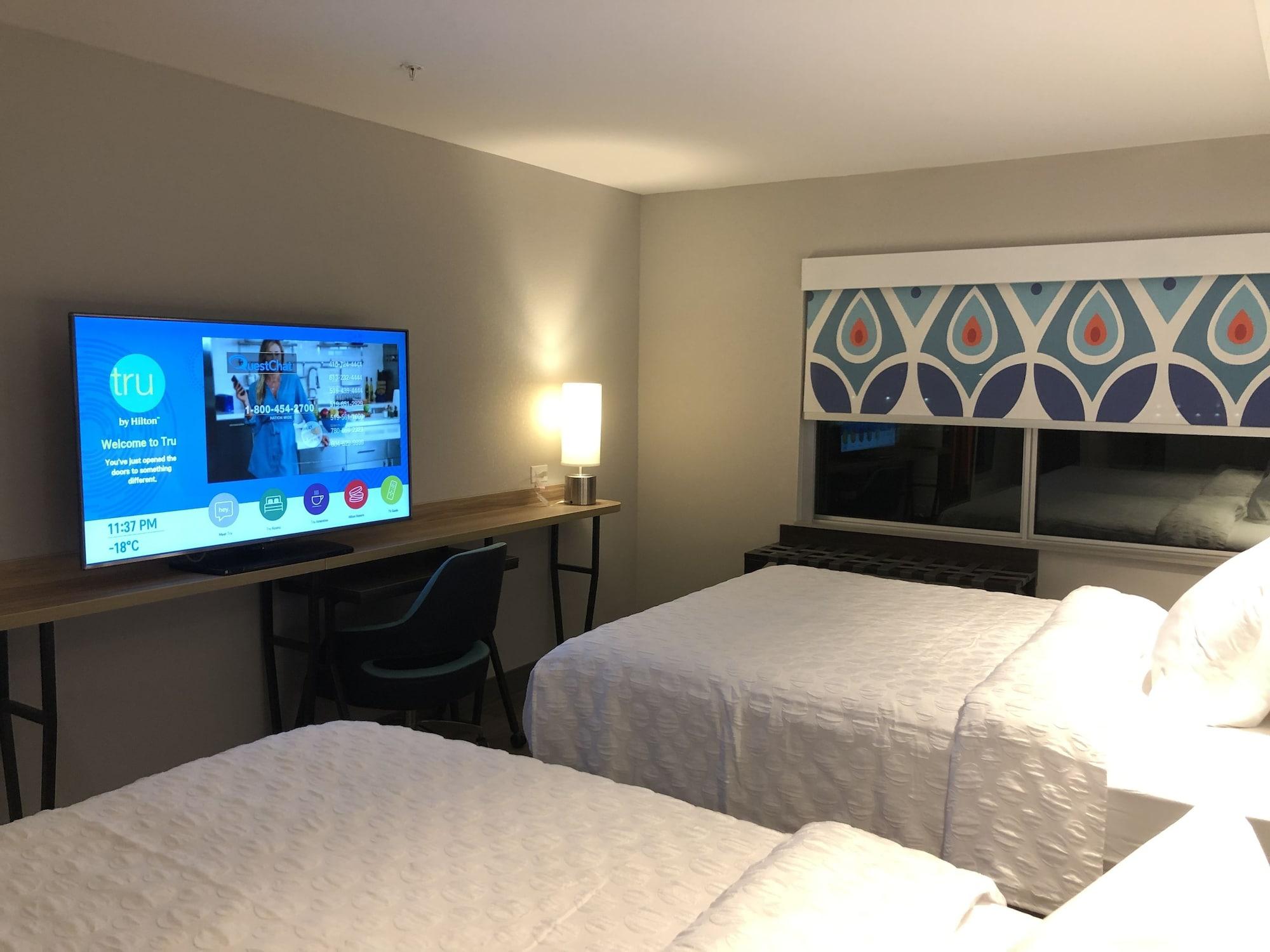 Tru By Hilton Edmonton Windermere Hotell Exteriör bild